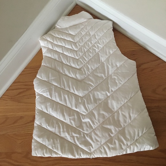 GAP White Chevron Vest Size M Womens - Picture 4 of 4